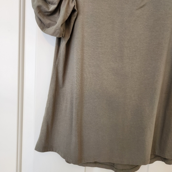 Elegant Tees Top Olive Green Ruched Sleeves Short Sleeve Scoop Neck Large - Picture 7 of 12